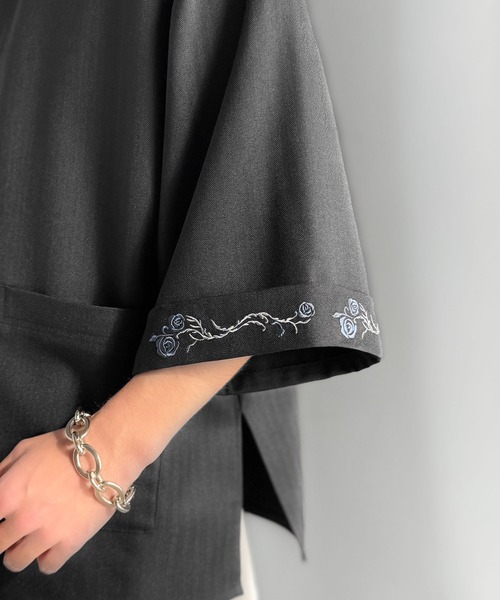 Classical Origin（クラシカルオリジン）の「「日常に溶け込む、魅せる服。」刺繍使い半袖シャツジャケット/Embroidery Design Shirt Jacket（シャツ/ブラウス・メンズ・グレー/ブラック・SMALL/MEDIUM/LARGE）」の7枚目の写真