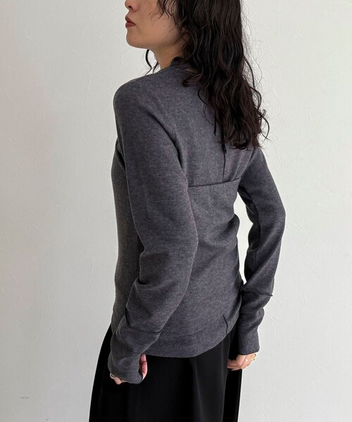 fredy emue（フレディエミュ）の「ビスチェレイヤードロンTセット（Tシャツ/カットソー・レディース・ライトグリーン/ベージュ/チャコールグレー・38）」の9枚目の写真