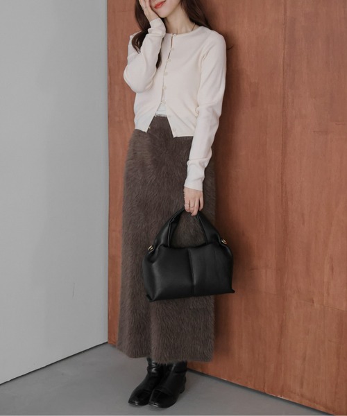 AMELY(エミリー)の「Iライン シャギーニットスカート(スカート・レディース・ブラック/ライトベージュ/ブラウン/テラコッタ・M/L)」の1枚目の写真