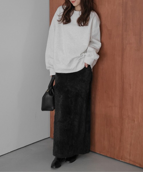 AMELY(エミリー)の「Iライン シャギーニットスカート(スカート・レディース・ブラック/ライトベージュ/ブラウン/テラコッタ・M/L)」の2枚目の写真