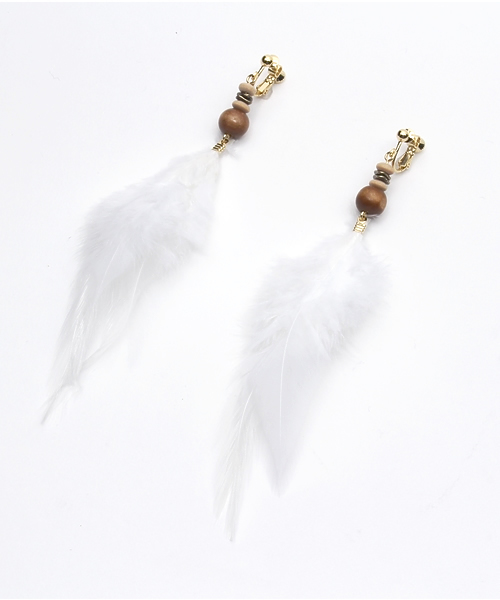 Kastane（カスタネ）の「フェザーイヤリング（イヤリング・レディース・オフホワイト/ブラウン・FREE）」の6枚目の写真