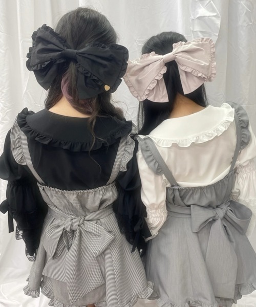 Ank Rouge(アンクルージュ)の「大きなフリルリボンバレッタ(バレッタ/ヘアクリップ・レディース・ブラック/ピンク・FREE)」の2枚目の写真