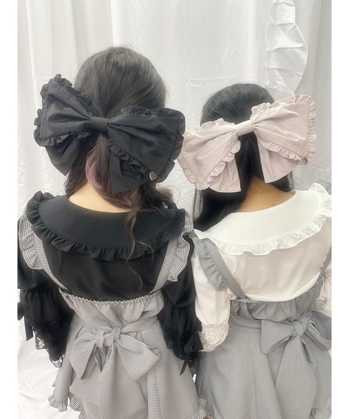 Ank Rouge(アンクルージュ)の「大きなフリルリボンバレッタ(バレッタ/ヘアクリップ・レディース・ブラック/ピンク・FREE)」の5枚目の写真