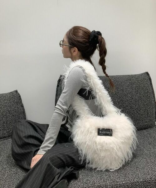 BLACKPURPLE(ブラックパープル)の「Pug Bag - White(ショルダーバッグ・レディース・ホワイト・FREE)」の4枚目の写真