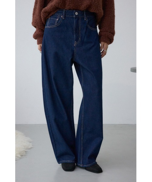 AZUL by moussy(アズールバイマウジー)の「【WEB限定】O/W ライトオンスカーブデニム ショート丈(デニムパンツ・レディース・ワンウォッシュ・23inch/24inch)」の2枚目の写真