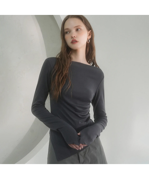 Vivacious(ビバシャス)の「V Drape Long Sleeve - 3COL(Tシャツ/カットソー・レディース・ブラック/アイボリー/チャコール・SMALL/MEDIUM/LARGE)」の3枚目の写真