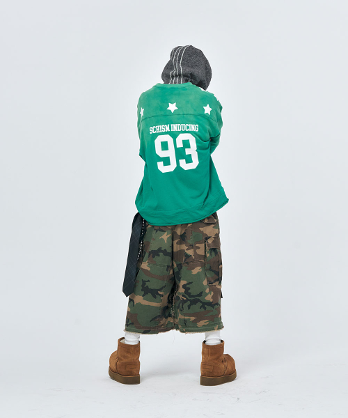 SCHISM INDUCING（スキズムインデューシング）の「FOOTBALL TEE GREEN（Tシャツ/カットソー・レディース・その他・MEDIUM/LARGE）」の4枚目の写真