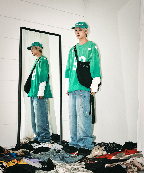 SCHISM INDUCING（スキズムインデューシング）の「FOOTBALL TEE GREEN（Tシャツ/カットソー・レディース・その他・MEDIUM/LARGE）」の2枚目の写真