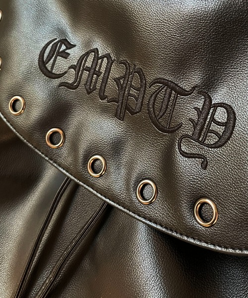 SPINNS（スピンズ）の「合皮ナップサック/刺繍ロゴ/ハトメ/大容量リュック/ユニセックス（バックパック/リュック・メンズ・ブラック・ONESIZE）」の19枚目の写真