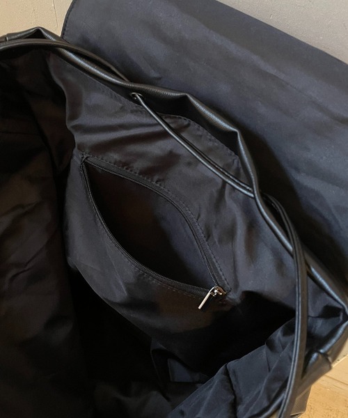 SPINNS（スピンズ）の「合皮ナップサック/刺繍ロゴ/ハトメ/大容量リュック/ユニセックス（バックパック/リュック・メンズ・ブラック・ONESIZE）」の22枚目の写真