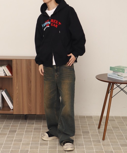 VISION STREET WEAR(ヴィジョンストリートウェア)の「【VISION STREET WEAR/ヴィジョンストリートウェア】Felt Arch ZIP Hoodie/フェルト パッチワークロゴ 配色 パーカー フーディー(パーカー・メンズ・グリーン系その他/ブラック/ライトグレー・L/M/LL)」の5枚目の写真