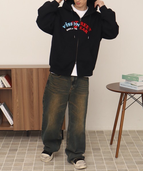 VISION STREET WEAR(ヴィジョンストリートウェア)の「【VISION STREET WEAR/ヴィジョンストリートウェア】Felt Arch ZIP Hoodie/フェルト パッチワークロゴ 配色 パーカー フーディー(パーカー・メンズ・グリーン系その他/ブラック/ライトグレー・L/M/LL)」の6枚目の写真