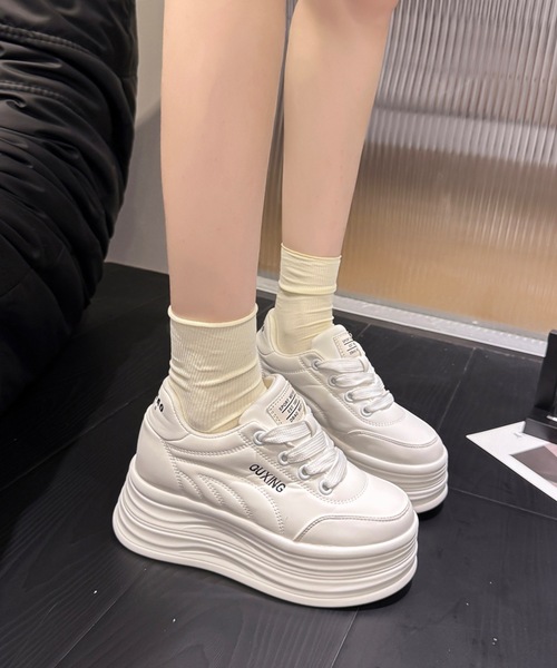 Lace Ladies（レースレディース）の「サイドロゴ レースアップ ボリューム 厚底 スニーカー（スニーカー・レディース・ブラック/ホワイト・22.5cm/23cm/23.5cm/24cm/24.5cm）」の12枚目の写真