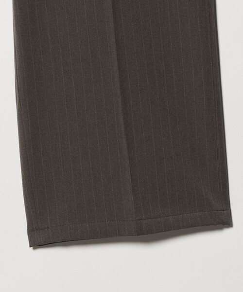 A DAY IN THE LIFE UNITED ARROWS（アデイインザライフユナイテッドアローズ）の「裏起毛 ストライプ タックワイドパンツ ‐ウォッシャブル‐＜A DAY IN THE LIFE＞（スラックス・レディース・グレー系/オフホワイト/ダークブラウン・M/S）」の9枚目の写真