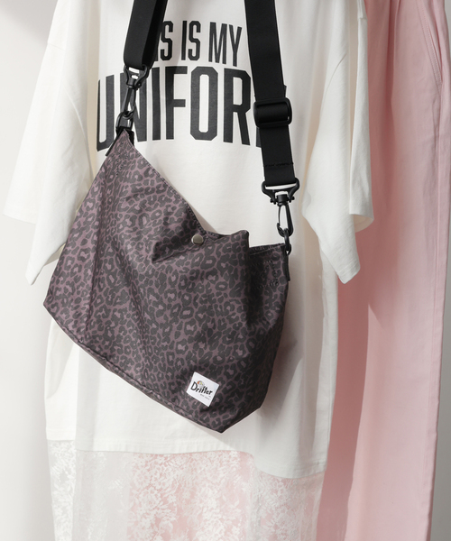 Drifter（ドリフター）の「《WEB限定追加2》【Drifter/ドリフター】CARRY ALL BAG レオパード（ショルダーバッグ・レディース・ブラック系その他/ホワイト×ホワイト・FREE）」の8枚目の写真