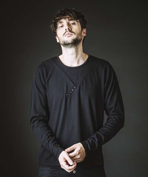 NO ID.（ノーアイディ）の「【NO ID.】Irregular Neck Pullover / イレギュラー ネック プルオーバー（Tシャツ/カットソー・メンズ・グレー/ブラック/ホワイト・2/1）」の17枚目の写真