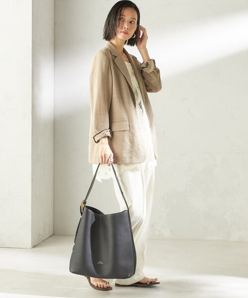 SHIPS（シップス）の「【WEB限定】George Cinq:BUCKET BAG（L）（ショルダーバッグ・レディース・ベージュ系/ブラック・ONE SIZE）」の4枚目の写真