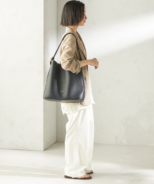 SHIPS（シップス）の「【WEB限定】George Cinq:BUCKET BAG（L）（ショルダーバッグ・レディース・ベージュ系/ブラック・ONE SIZE）」の5枚目の写真