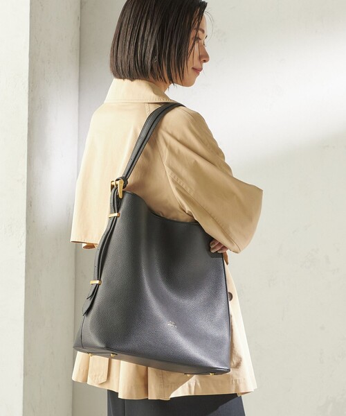 SHIPS（シップス）の「【WEB限定】George Cinq:BUCKET BAG（L）（ショルダーバッグ・レディース・ベージュ系/ブラック・ONE SIZE）」の6枚目の写真