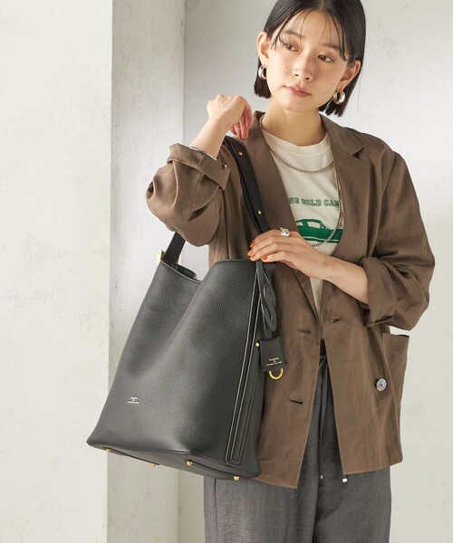 SHIPS（シップス）の「【WEB限定】George Cinq:BUCKET BAG（L）（ショルダーバッグ・レディース・ベージュ系/ブラック・ONE SIZE）」の9枚目の写真