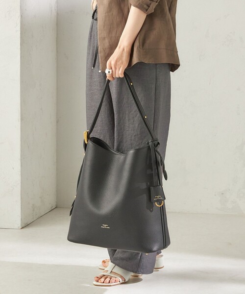 SHIPS（シップス）の「【WEB限定】George Cinq:BUCKET BAG（L）（ショルダーバッグ・レディース・ベージュ系/ブラック・ONE SIZE）」の11枚目の写真