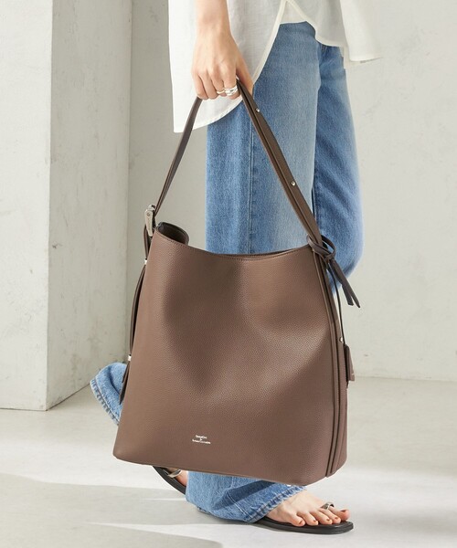SHIPS（シップス）の「【WEB限定】George Cinq:BUCKET BAG（L）（ショルダーバッグ・レディース・ベージュ系/ブラック・ONE SIZE）」の16枚目の写真