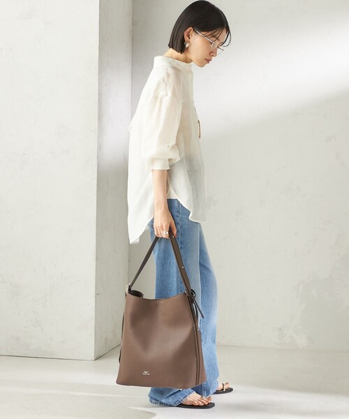 SHIPS（シップス）の「【WEB限定】George Cinq:BUCKET BAG（L）（ショルダーバッグ・レディース・ベージュ系/ブラック・ONE SIZE）」の19枚目の写真