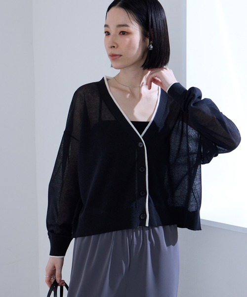 Aunely（オーネリー）の「【Aunely】透明感まとう シアー Vネックカーディガン/マシンウォッシャブル ＜YOSOOIシリーズ＞（カーディガン/ボレロ・レディース・ライトグリーン/モカ/ネイビー/グレー/ブラック/アイボリー/グレイッシュベージュ・M/L）」の13枚目の写真