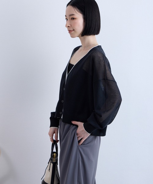 Aunely（オーネリー）の「【Aunely】透明感まとう シアー Vネックカーディガン/マシンウォッシャブル ＜YOSOOIシリーズ＞（カーディガン/ボレロ・レディース・ライトグリーン/モカ/ネイビー/グレー/ブラック/アイボリー/グレイッシュベージュ・M/L）」の17枚目の写真