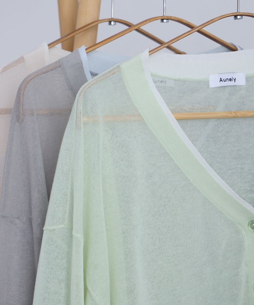 Aunely（オーネリー）の「【Aunely】透明感まとう シアー Vネックカーディガン/マシンウォッシャブル ＜YOSOOIシリーズ＞（カーディガン/ボレロ・レディース・ライトグリーン/モカ/ネイビー/グレー/ブラック/アイボリー/グレイッシュベージュ・M/L）」の12枚目の写真