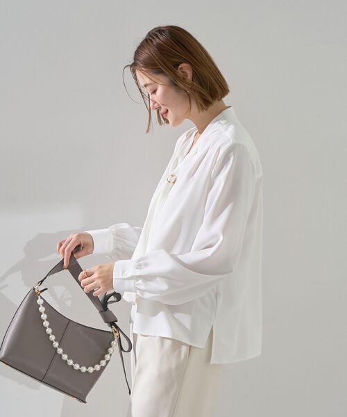 YECCA VECCA（イェッカヴェッカ）の「スカーフリング付きボウタイブラウス（シャツ/ブラウス・レディース・オフホワイト/サックスブルー/ピンク/ネイビー・FREE）」の13枚目の写真