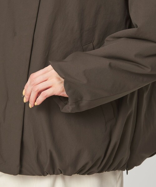 green label relaxing（グリーンレーベルリラクシング）の「［size SHORTあり］パフィー ノーカラー ブルゾン 2 撥水 ウォッシャブル（ブルゾン・レディース・ダークブラウン・38/36/SHORT）」の10枚目の写真