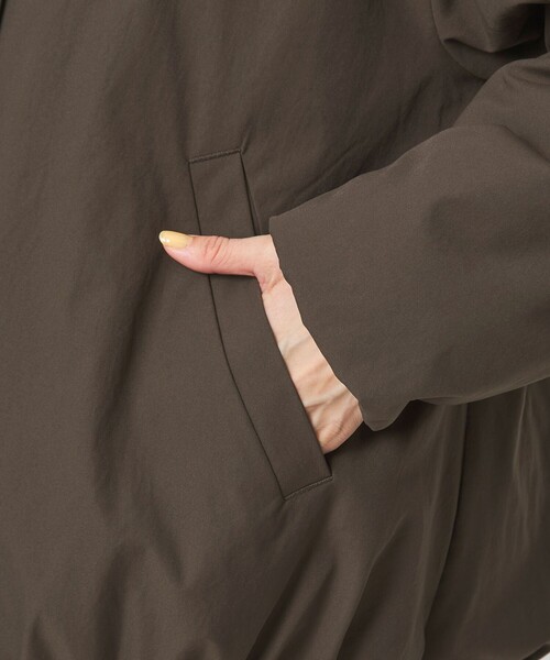 green label relaxing（グリーンレーベルリラクシング）の「［size SHORTあり］パフィー ノーカラー ブルゾン 2 撥水 ウォッシャブル（ブルゾン・レディース・ダークブラウン・38/36/SHORT）」の9枚目の写真