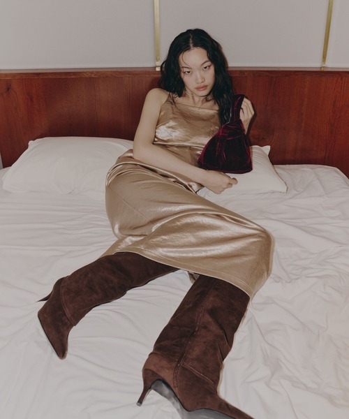 ANDRESD(アンドレスド)の「グロッシーサテンバックリボンドレス / glossy satin back ribbon dress(ドレス・レディース・ベージュ/ライトブルー/ブラウン/ピンク/ブラック/グリーン/ホワイト/ブラック×シルバー・S/L/M)」の10枚目の写真