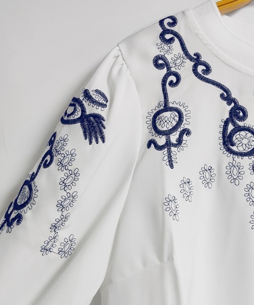ONEP STAR(ワンピスター)の「刺繍入りレースブラウス(シャツ/ブラウス・レディース・ホワイト・MEDIUM/X-LARGE/LARGE)」の7枚目の写真