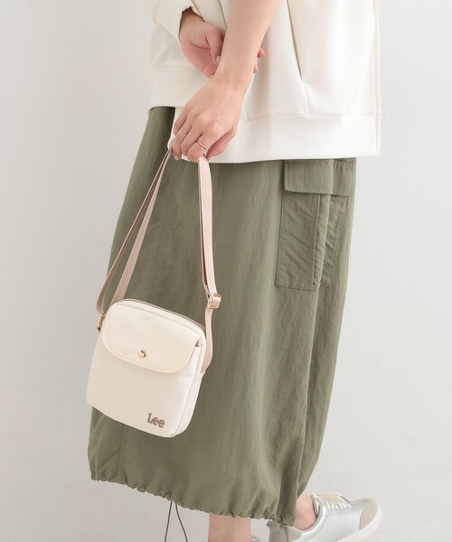 Lee（リー）の「【Lee別注／撥水】ミニショルダー（ショルダーバッグ・レディース・シルバー系7/ブラック系7/ライトオレンジ系1/アイボリー系7/ゴールド系7・00）」の3枚目の写真