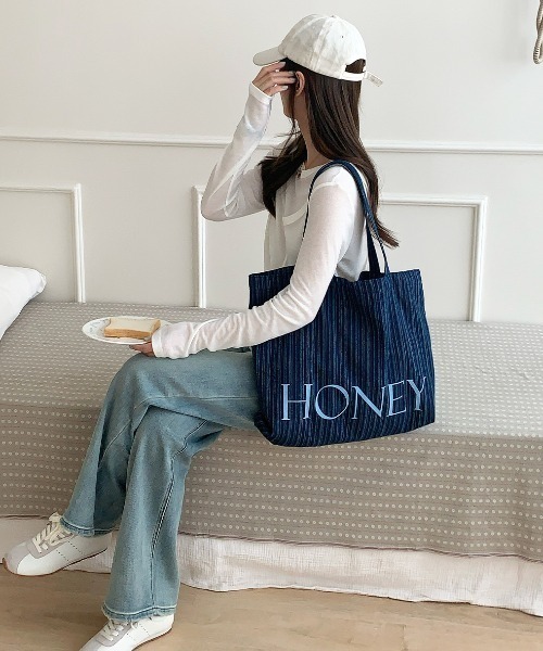 Vini(ヴィニ)の「【2サイズ展開】ストライプ ボーダー HONEY ロゴ トートバッグ(トートバッグ・レディース・ネイビー系2/ネイビー系1・FREE)」の11枚目の写真