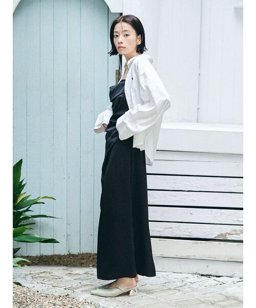 LAGUNAMOON(ラグナムーン)の「ハンマーサテンラペルキャミワンピース(ワンピース・レディース・ブラック/ベージュ・SMALL/MEDIUM)」の1枚目の写真