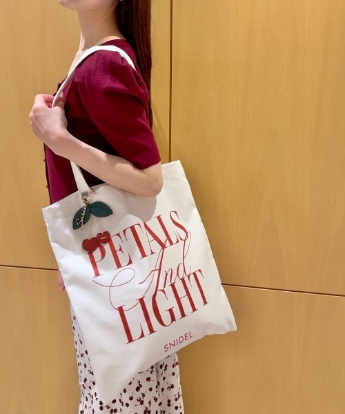 SNIDEL(スナイデル)の「タイプトート(トートバッグ・レディース・ホワイト/ダークネイビー/オレンジ・F)」の19枚目の写真
