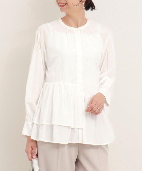 MICO COULIER（ミコクリエ）の「T/Rローンデザインヘムブラウス（シャツ/ブラウス・レディース・オフホワイト/ネイビー/ライトグリーン・38）」の11枚目の写真