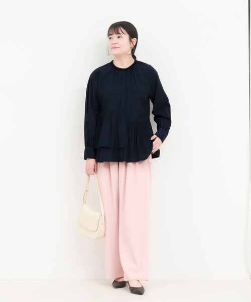 MICO COULIER（ミコクリエ）の「T/Rローンデザインヘムブラウス（シャツ/ブラウス・レディース・オフホワイト/ネイビー/ライトグリーン・38）」の15枚目の写真