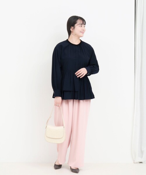 MICO COULIER（ミコクリエ）の「T/Rローンデザインヘムブラウス（シャツ/ブラウス・レディース・オフホワイト/ネイビー/ライトグリーン・38）」の16枚目の写真