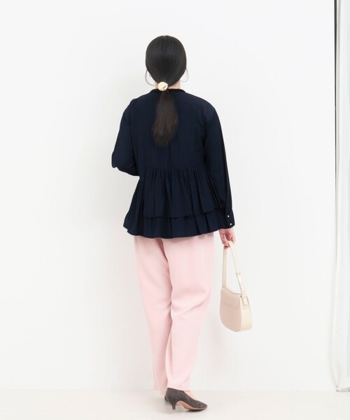 MICO COULIER（ミコクリエ）の「T/Rローンデザインヘムブラウス（シャツ/ブラウス・レディース・オフホワイト/ネイビー/ライトグリーン・38）」の20枚目の写真