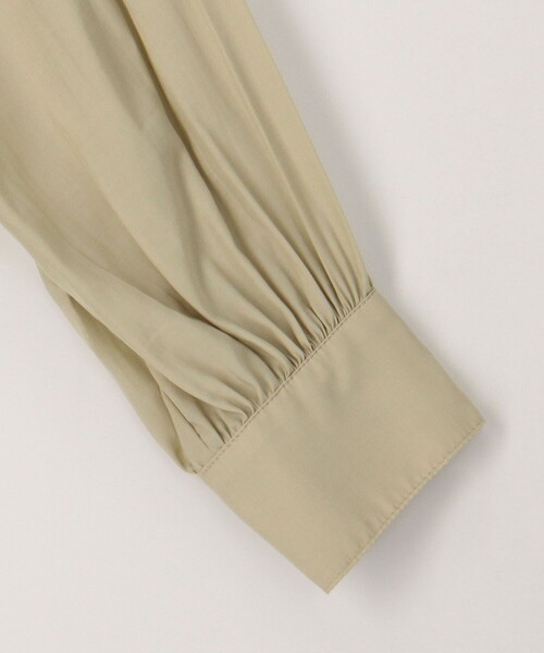 MICO COULIER（ミコクリエ）の「T/Rローンデザインヘムブラウス（シャツ/ブラウス・レディース・オフホワイト/ネイビー/ライトグリーン・38）」の4枚目の写真