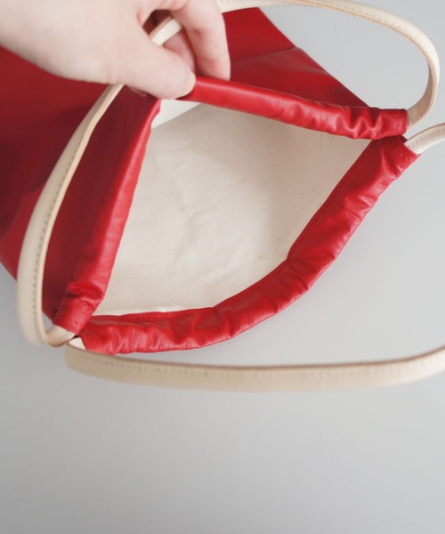 TIDEWAY(タイドウェイ)の「SAI COLOR TOTE(トートバッグ・レディース・チョコ/ブラック/ブルー/グリーン/レッド・FREE)」の18枚目の写真