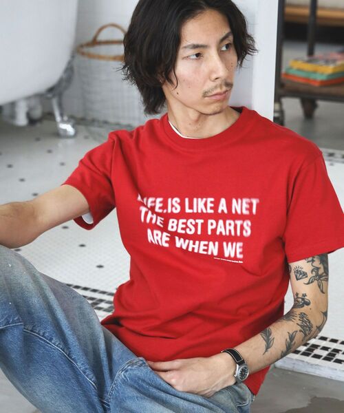 FFEIN(フェイン)の「【FFEIN(フェイン)】ぼかしメッセージロゴショート丈Tシャツ / Tシャツ クルーネック 半袖 プリント ぼかし 【短丈】(Tシャツ/カットソー・メンズ・ネイビー/レモンイエロー/レッド/ホワイト・LARGE/MEDIUM/SMALL)」の4枚目の写真