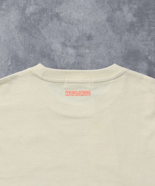 FFEIN(フェイン)の「【FFEIN(フェイン)】ぼかしメッセージロゴショート丈Tシャツ / Tシャツ クルーネック 半袖 プリント ぼかし 【短丈】(Tシャツ/カットソー・メンズ・ネイビー/レモンイエロー/レッド/ホワイト・LARGE/MEDIUM/SMALL)」の5枚目の写真