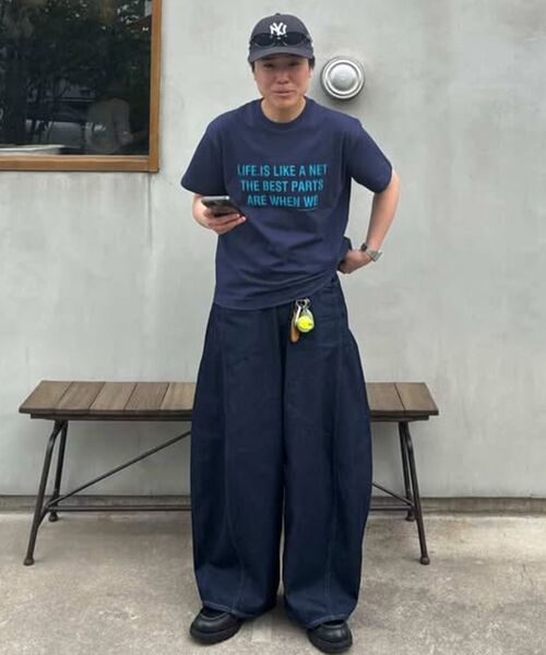 FFEIN(フェイン)の「【FFEIN(フェイン)】ぼかしメッセージロゴショート丈Tシャツ / Tシャツ クルーネック 半袖 プリント ぼかし 【短丈】(Tシャツ/カットソー・メンズ・ネイビー/レモンイエロー/レッド/ホワイト・LARGE/MEDIUM/SMALL)」の11枚目の写真