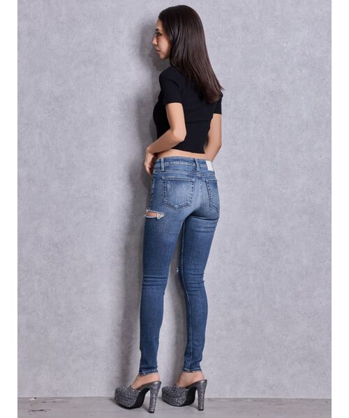 GYDA(ジェイダ)の「ジャストウエストSIDE RIPPEDスキニーデニムパンツ(デニムパンツ・レディース・インディゴブルー/ブルー・X-SMALL/MEDIUM/SMALL)」の16枚目の写真