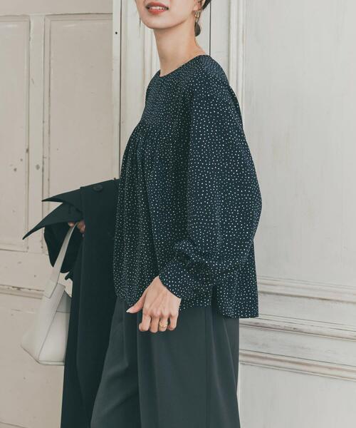 URBAN RESEARCH DOORS(アーバンリサーチドアーズ)の「ドットギャザーブラウス | オフィスカジュアル/通勤/お仕事/セレモニー/オケージョン(シャツ/ブラウス・レディース・ネイビー/ブラック・FREE)」の4枚目の写真